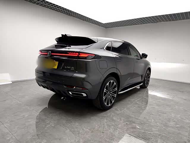 Фото 6 - Changan UNI-K Hybrid