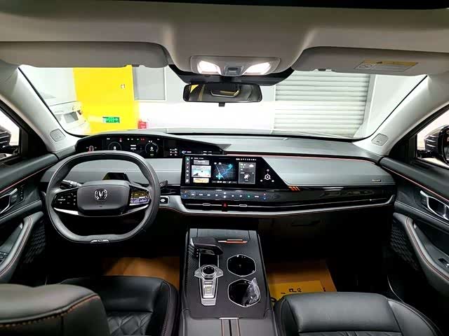 Фото 9 - Changan UNI-K Hybrid