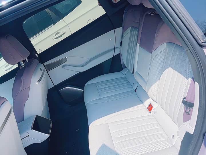 Фото 7 - Nio Onvo L60