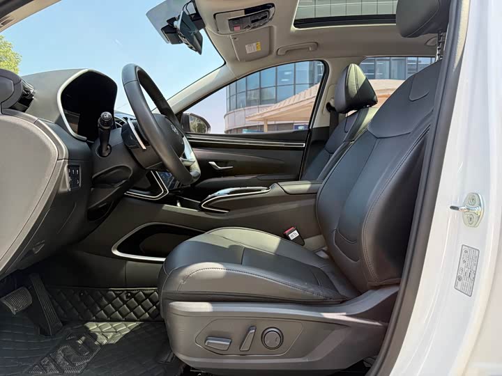 Фото 8 - Hyundai Tucson L