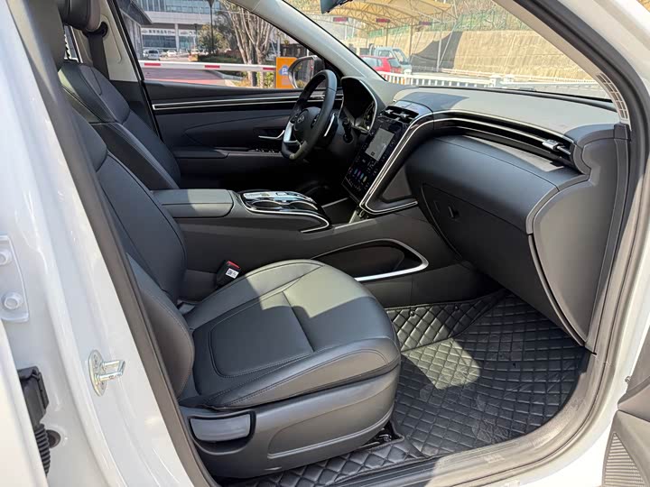 Фото 9 - Hyundai Tucson L