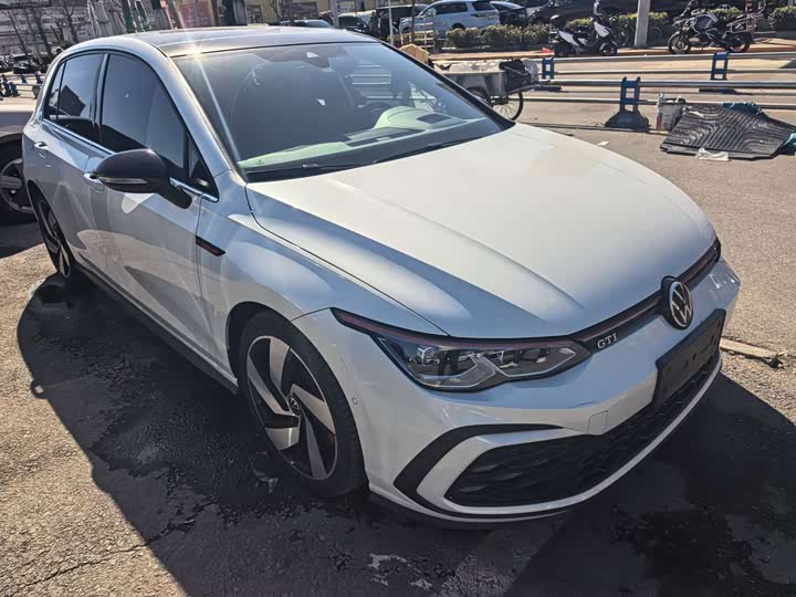 Фото 3 - Volkswagen Golf GTI