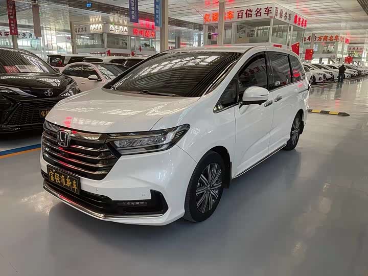 Фото 2 - Honda Odyssey