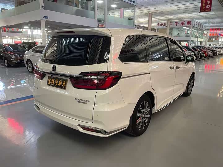 Фото 7 - Honda Odyssey