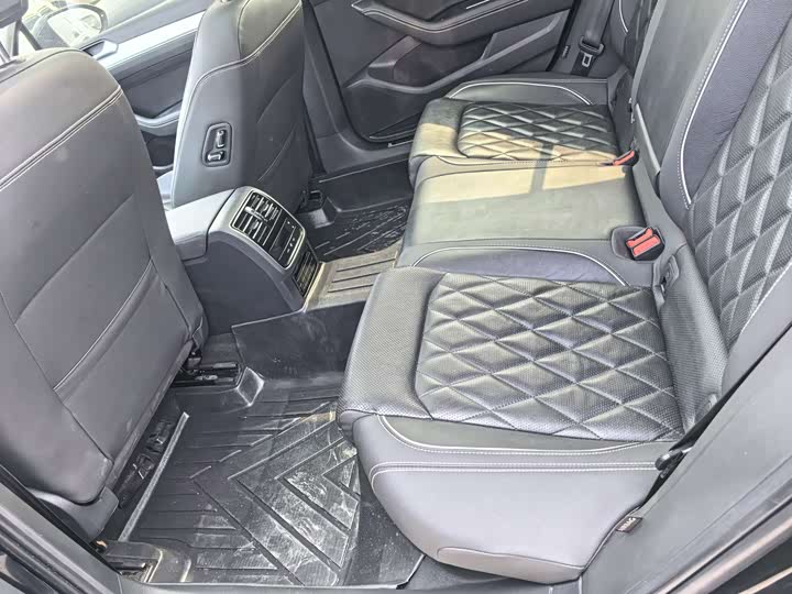 Фото 8 - Volkswagen Magotan GTE Hybrid