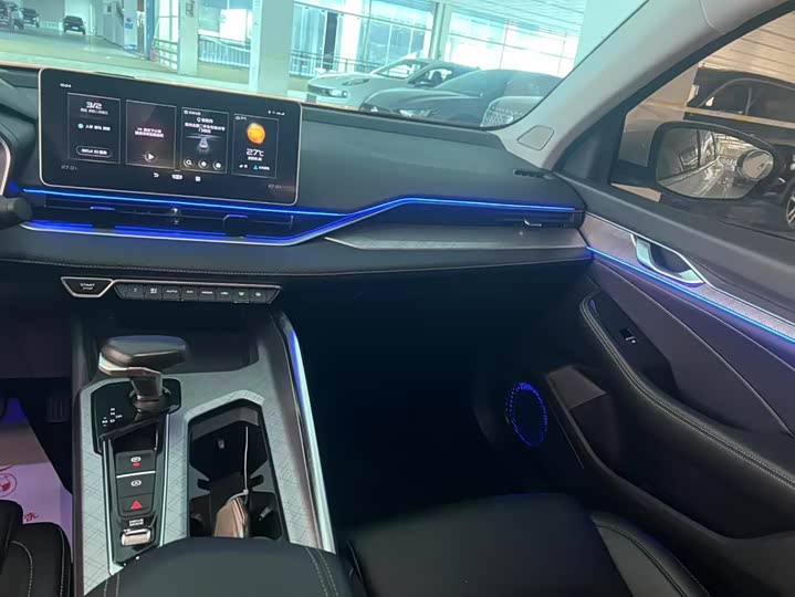 Photo 7 - Geely Preface