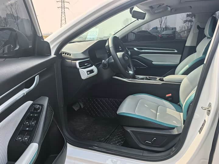 Фото 4 - Geely Emgrand