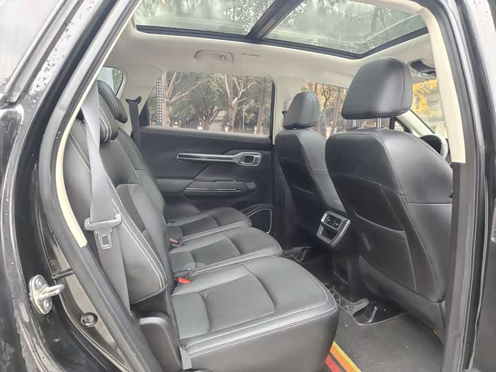 Фото 6 - Geely Okavango