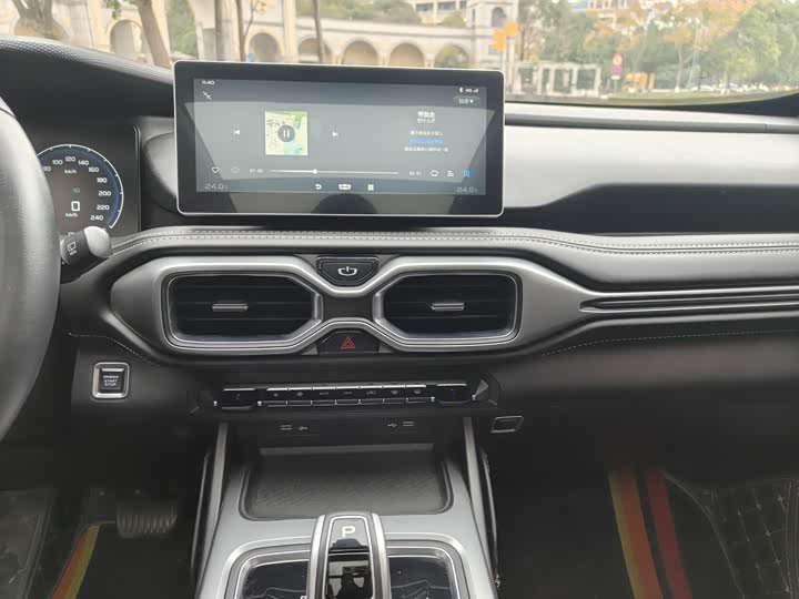 Фото 9 - Geely Okavango