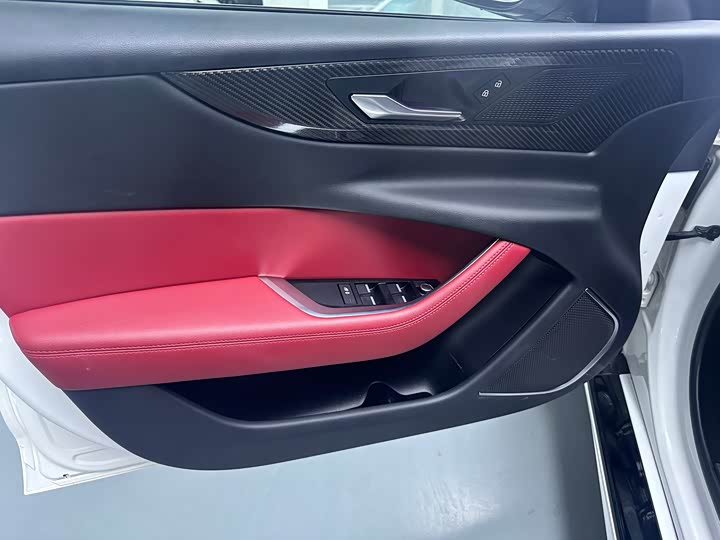 Фото 5 - Jaguar XE L