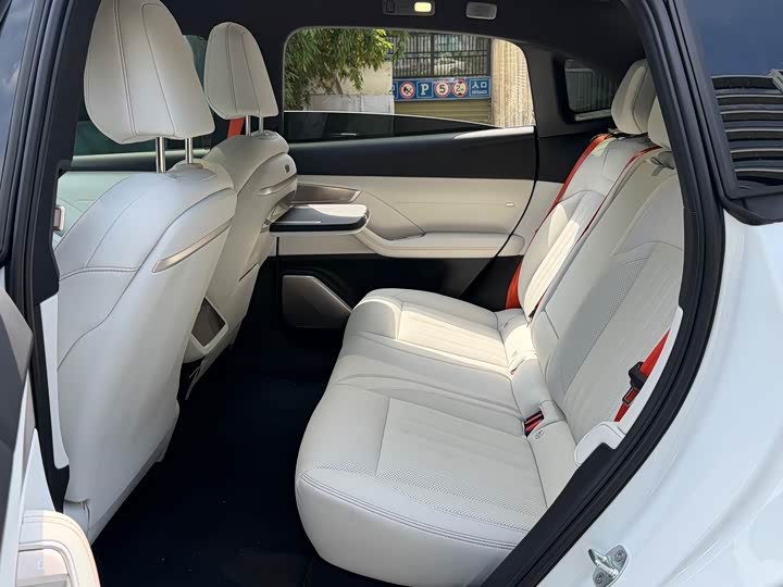 Фото 9 - Nio Onvo L60