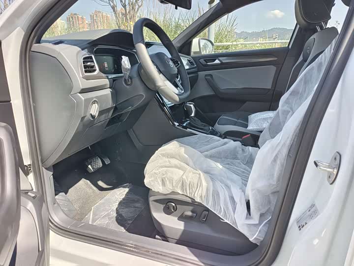 Фото 4 - Volkswagen T-Roc