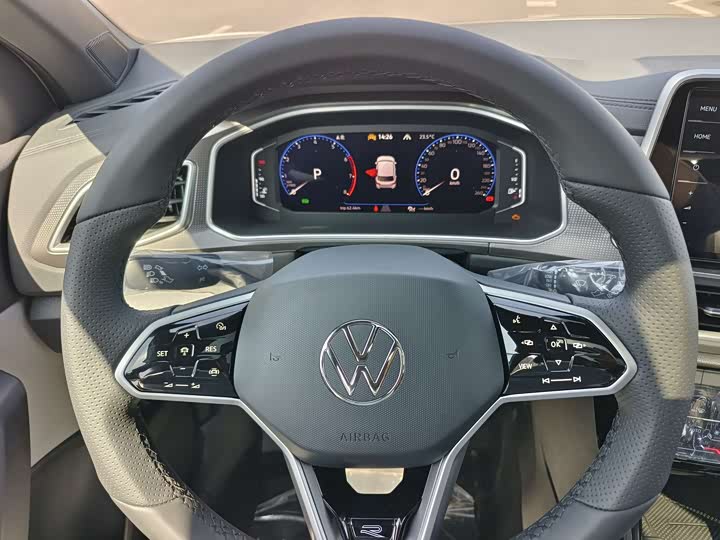 Фото 5 - Volkswagen T-Roc