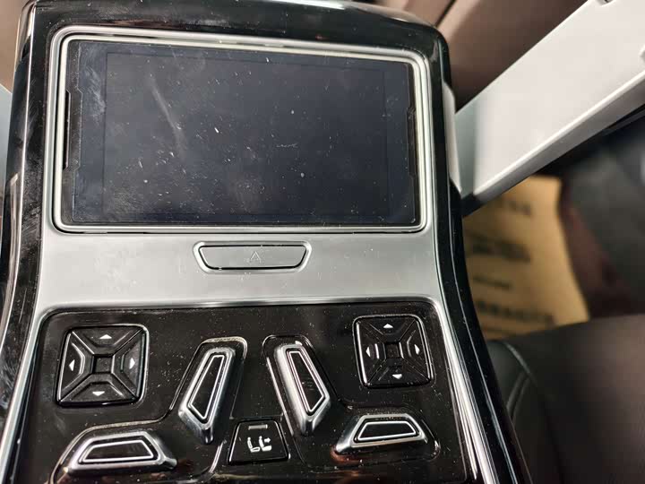 Фото 7 - Audi A8