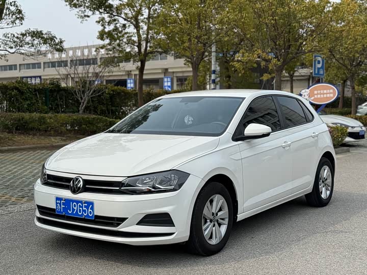 Фото 1 - Volkswagen Polo