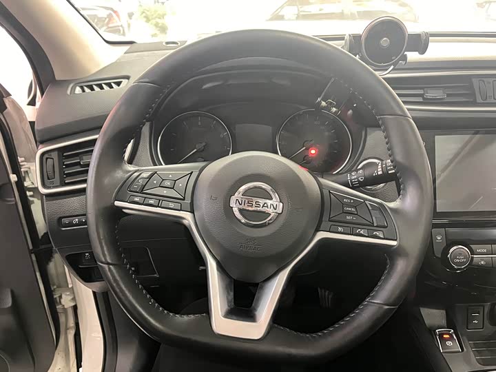 Фото 9 - Nissan Qashqai