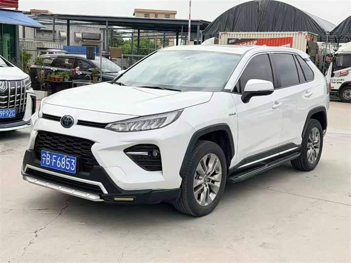 Фото 3 - Toyota Wildlander