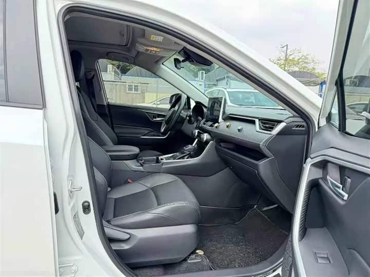 Фото 6 - Toyota Wildlander