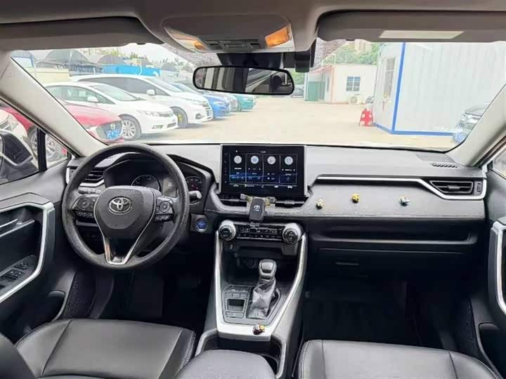 Фото 8 - Toyota Wildlander