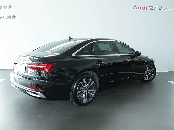 Фото 4 - Audi A6L