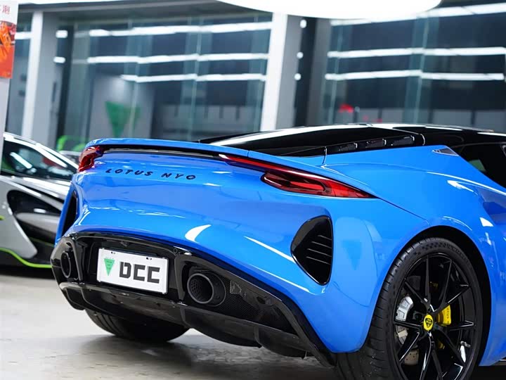 Фото 6 - Lotus Emira