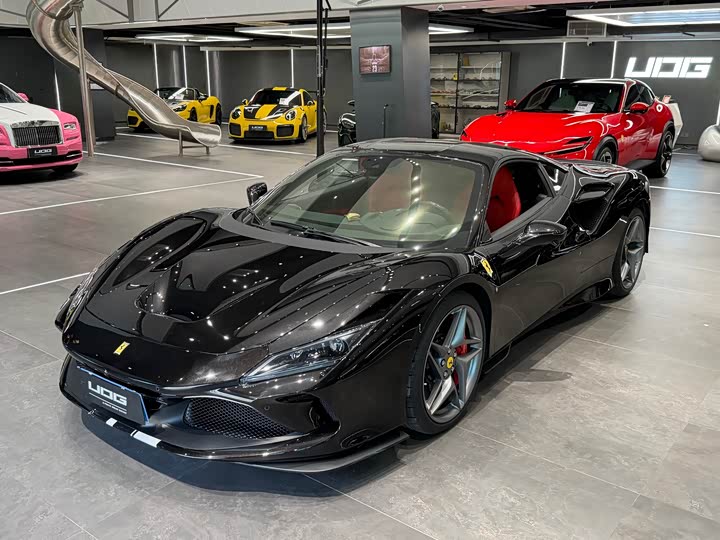 Фото 1 - Ferrari F8