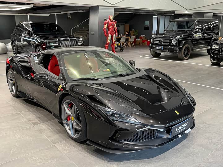 Фото 2 - Ferrari F8