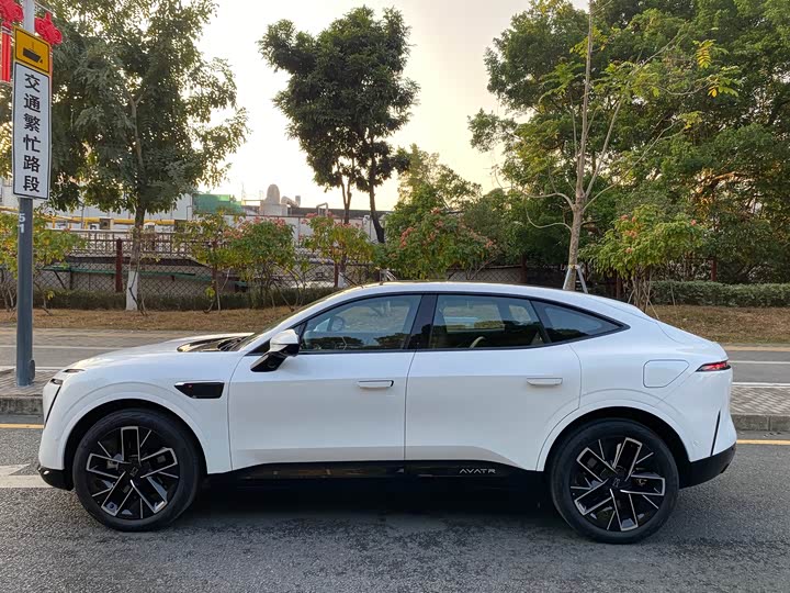 Фото 3 - Avatr 11