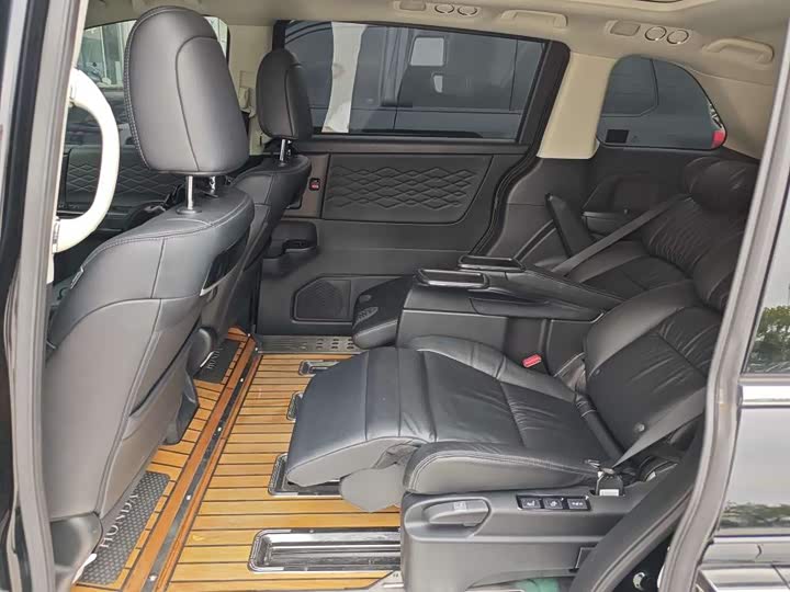 Фото 5 - Honda Elysion