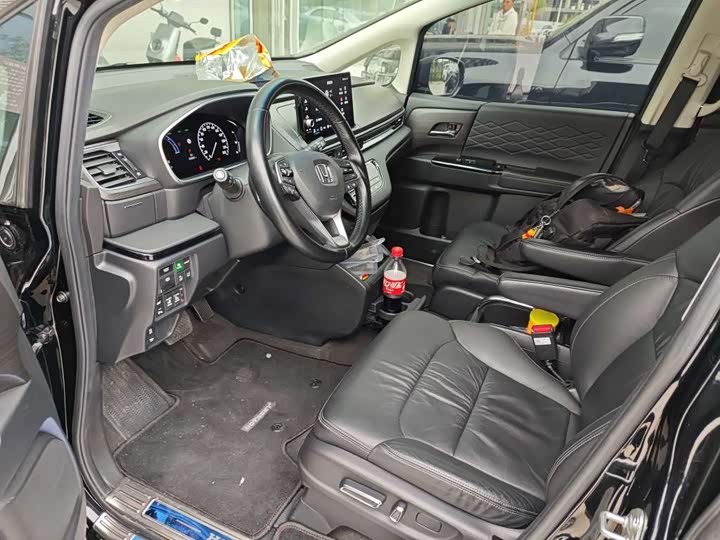 Фото 6 - Honda Elysion