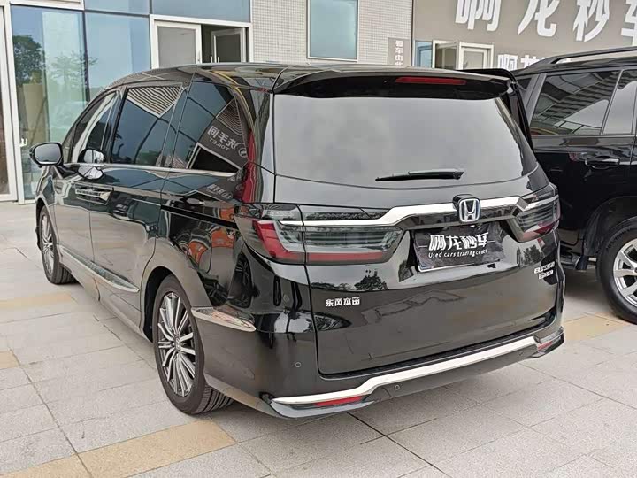 Фото 7 - Honda Elysion