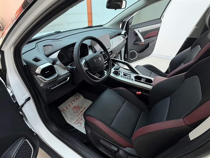 Фото 7 - Geely Coolray