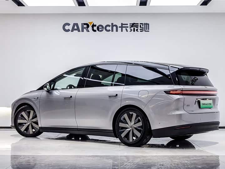 Фото 4 - LiXiang i8