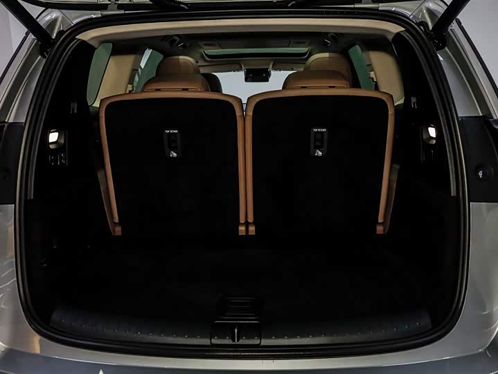 Фото 6 - LiXiang i8