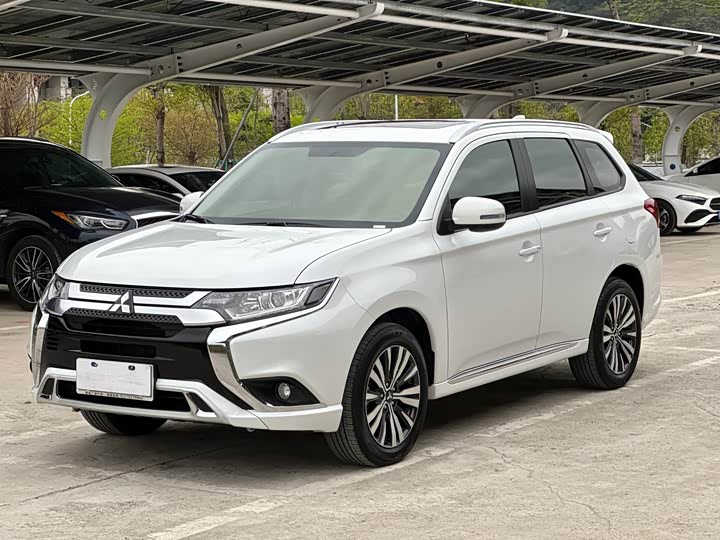 Фото 1 - Mitsubishi Outlander