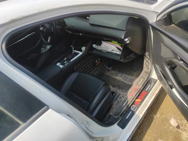 Photo 8 - Mazda 3 (Axela)