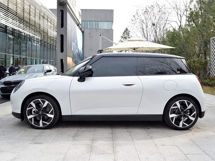 Фото 2 - Mini Cooper