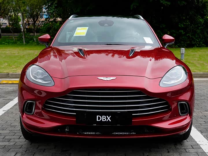 Photo 2 - Aston Martin DBX