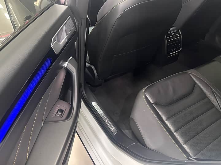 Фото 9 - Volkswagen CC