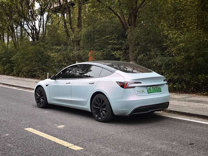 Photo 4 - Tesla Model 3