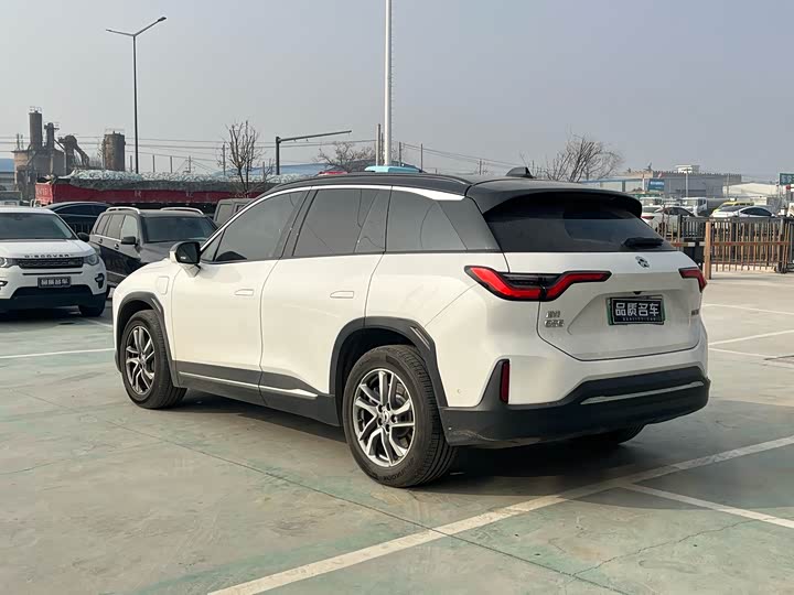 Фото 7 - Nio ES6