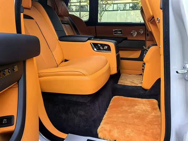Фото 7 - Rolls-Royce Cullinan