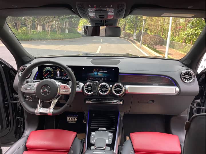 Фото 8 - Mercedes-Benz GLB-Class AMG