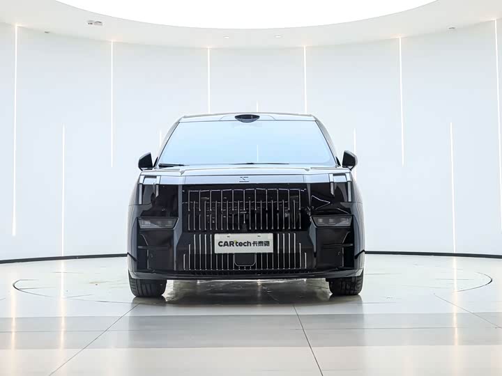 Фото 2 - Zeekr 009