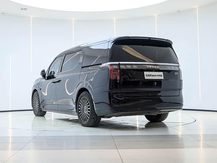 Фото 7 - Zeekr 009