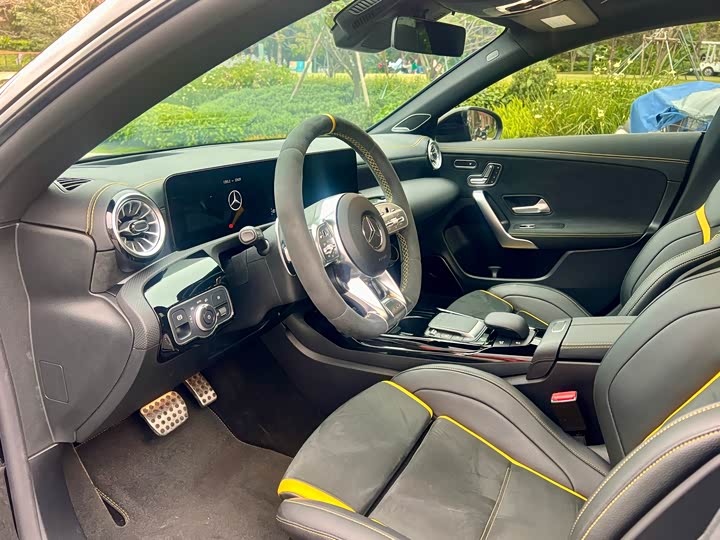 Фото 6 - Mercedes-Benz CLA-Class AMG