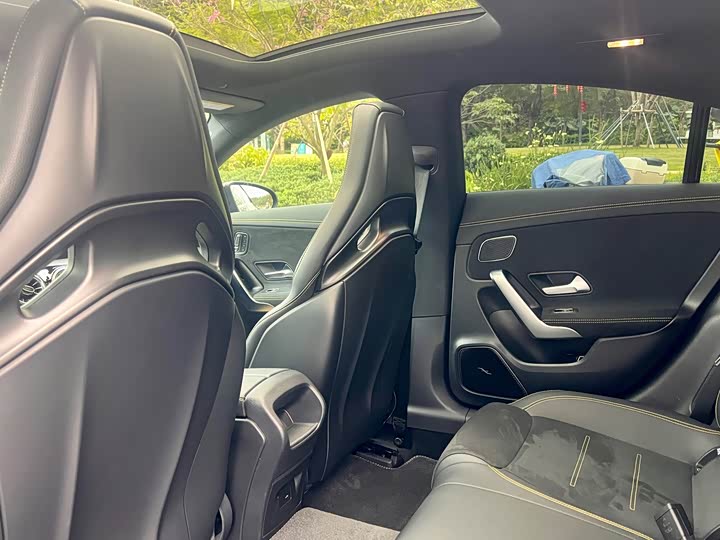 Фото 8 - Mercedes-Benz CLA-Class AMG