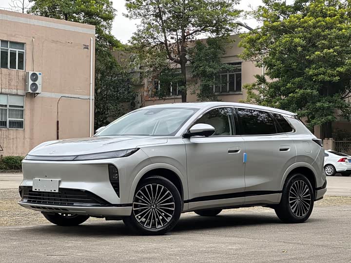 Фото 1 - Dongfeng Aeolus L8