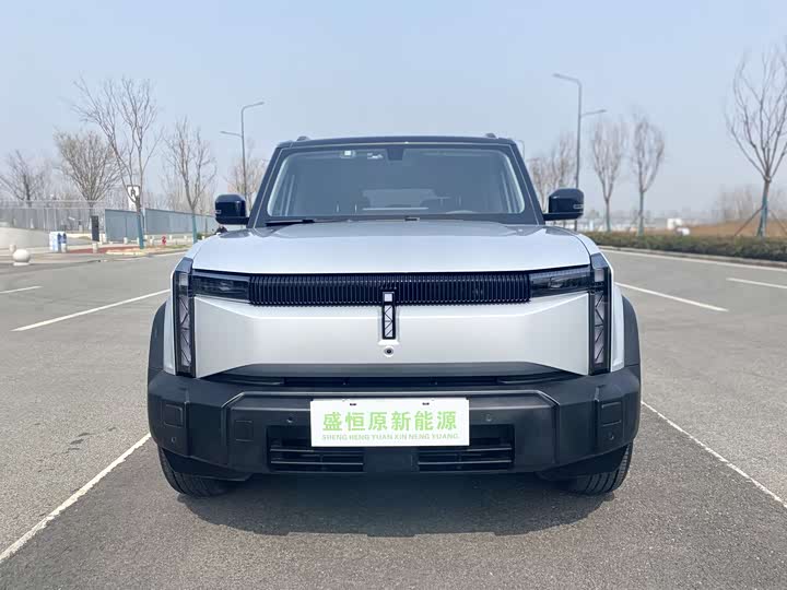 Фото 2 - Chery iCar 03