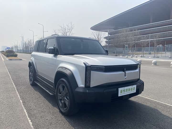 Фото 3 - Chery iCar 03